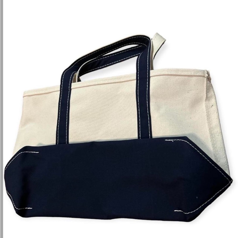 Vintage regular size canvas tote with navy trim nwt